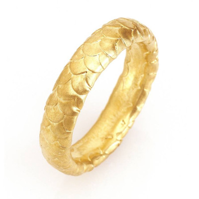 Gents Fish Scale Pattern Wedding Ring In 18ct Gold - Handcrafted & Custom-Made